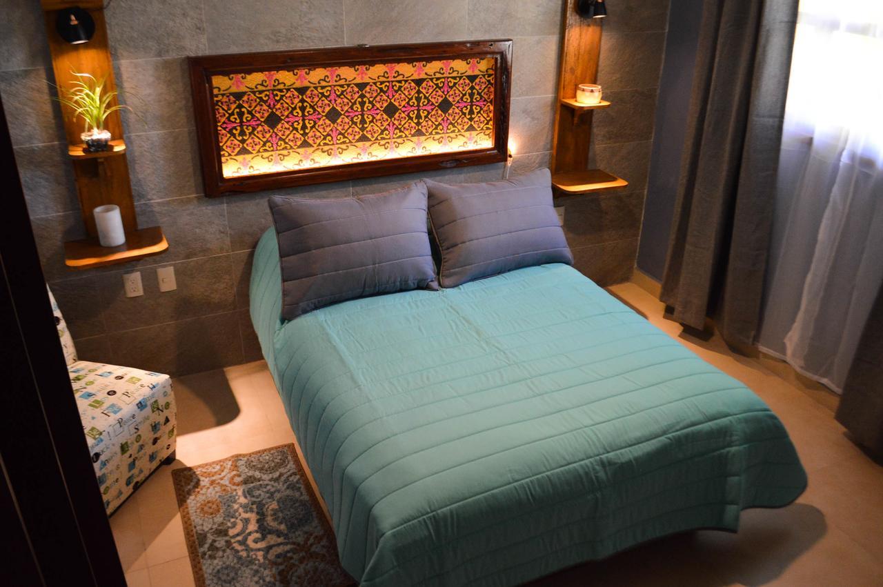 Hotel Las Candelas De กัวมานตลา ภายนอก รูปภาพ