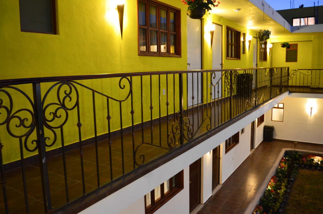 Hotel Las Candelas De กัวมานตลา ภายนอก รูปภาพ
