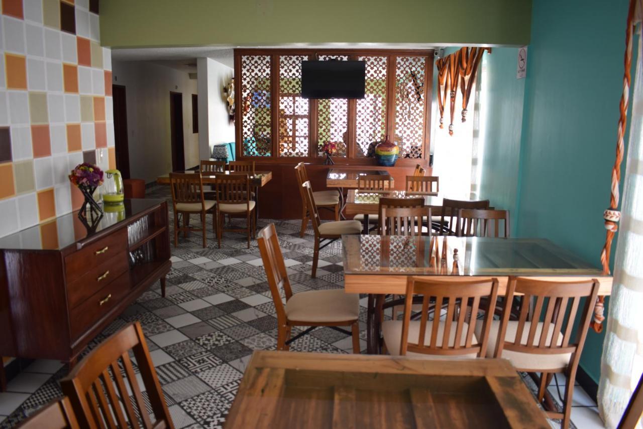 Hotel Las Candelas De กัวมานตลา ภายนอก รูปภาพ
